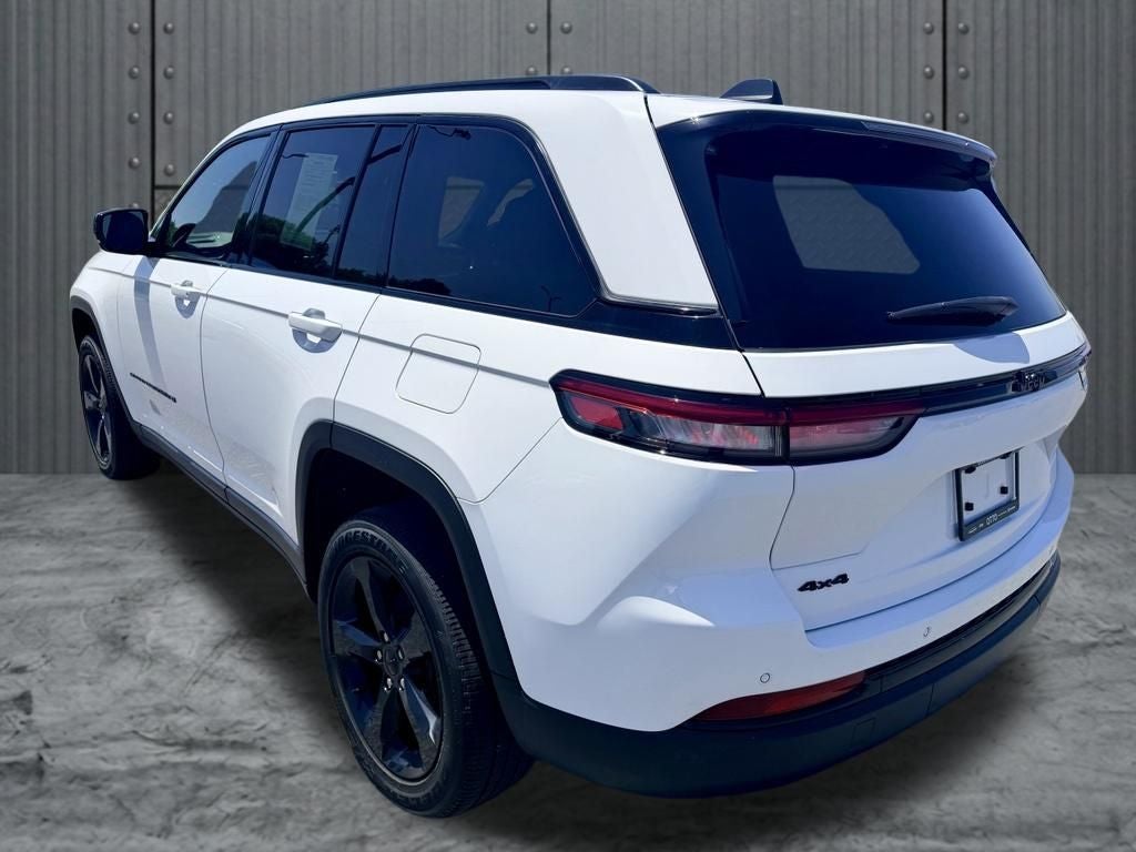 2023 Jeep Grand Cherokee — detail view