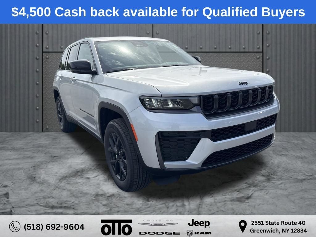2026 Jeep Grand Cherokee GRAND CHEROKEE LAREDO ALTITUDE 4X4 in Silver Zynith Exterior Paint — front three-quarter view